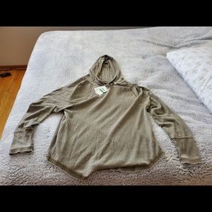 American Rag Juniors Large Top NWT Super Cute!